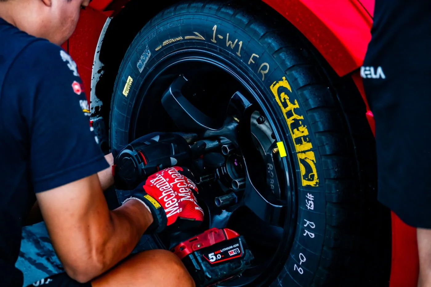 Wheel installation during tyre service